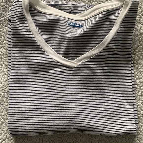 3/$30 • Old Navy Stripe Tee - Picture 1 of 3